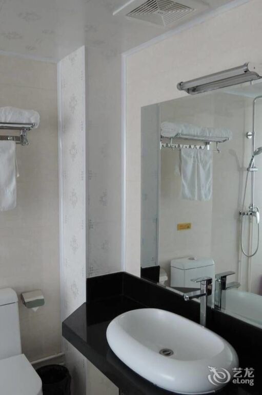 Тайюань: Taiyuan Weibao Business Hotel