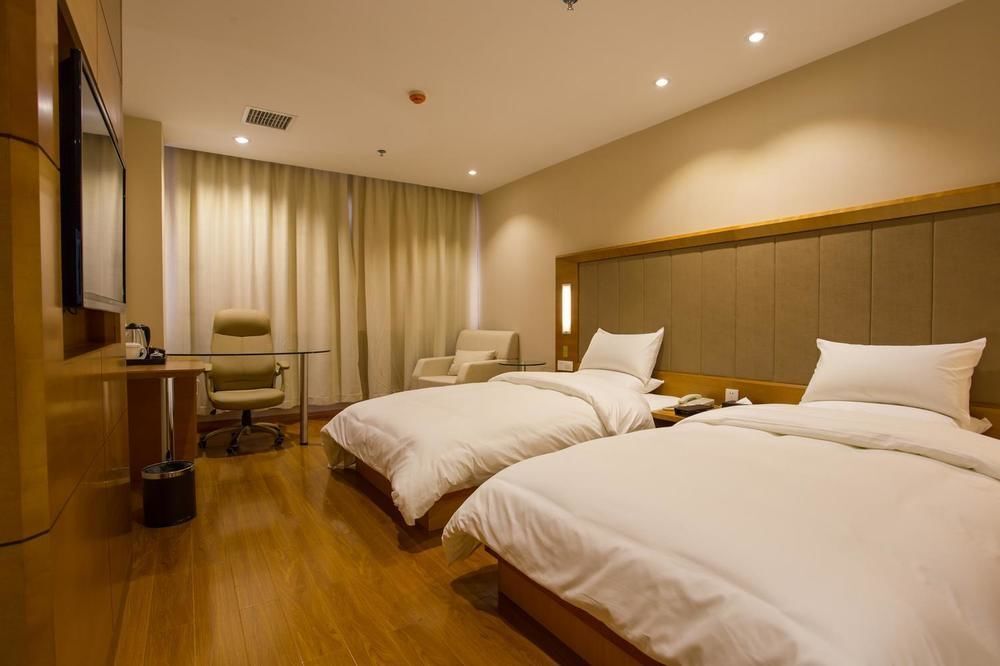 Наньчан: JI Hotel Nanchang Eight One Square