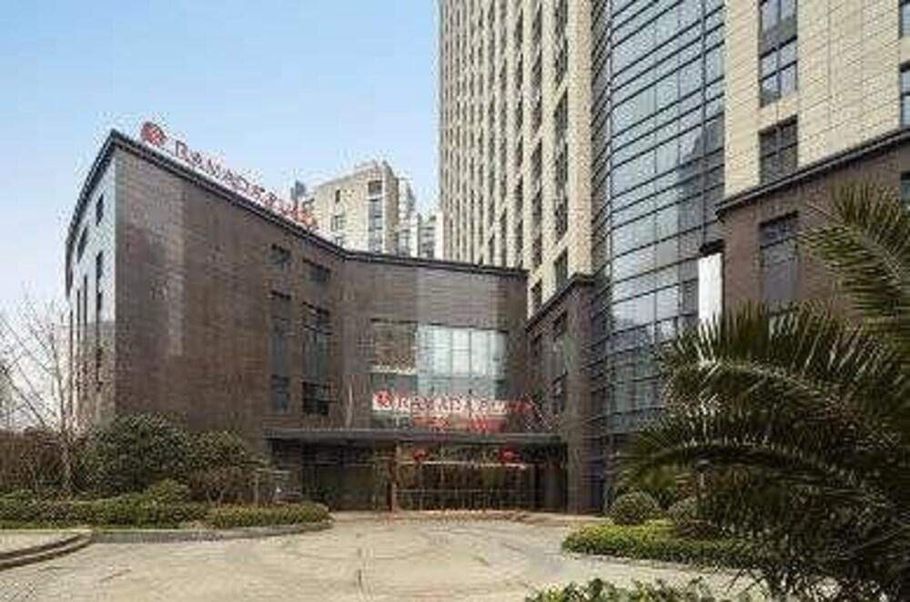 Ramada Plaza Suites Hotel Changzhou — фото 1
