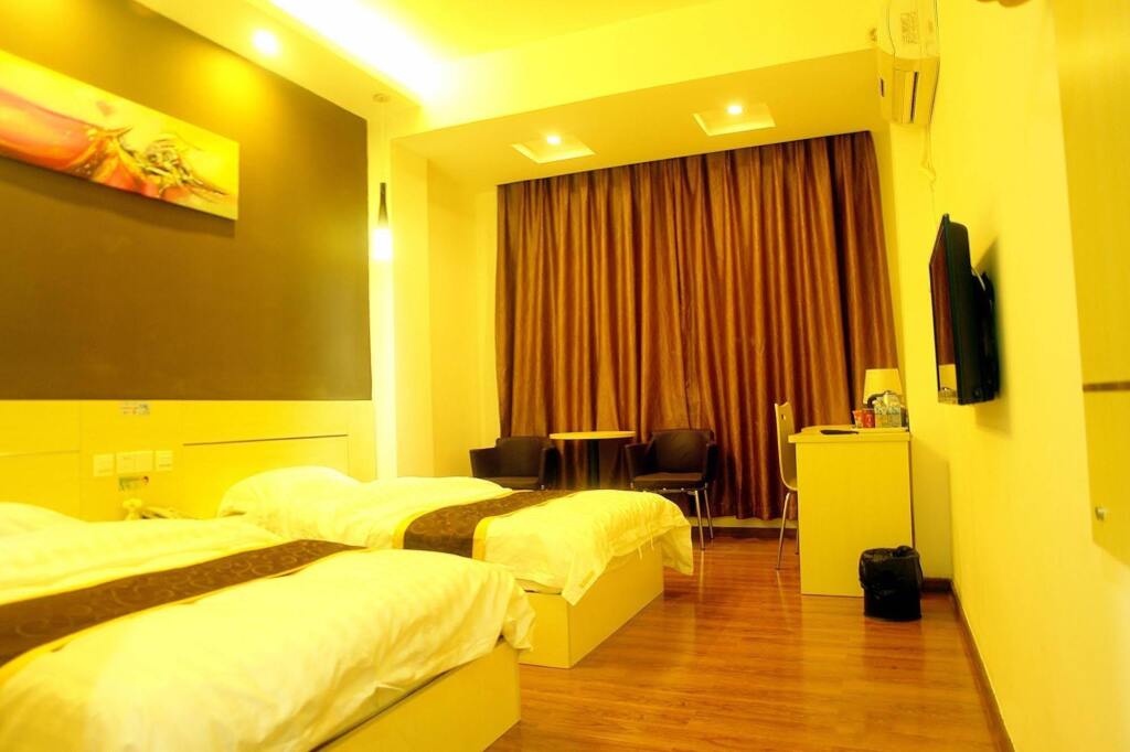 Чжаоцин: Junlin Hotel