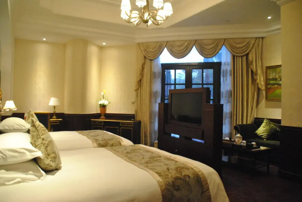Цзясинь: Haining Baihetiandi Resort