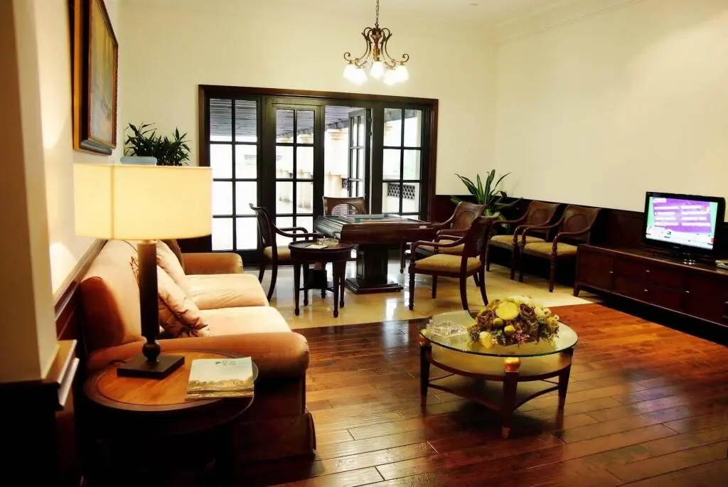 Цзясинь: Haining Baihetiandi Resort