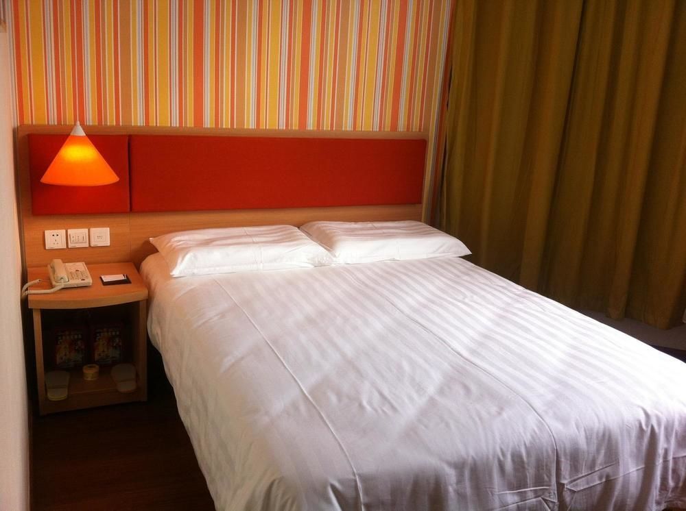 Аньшунь: Home Inn Anshun Tashan Plaza
