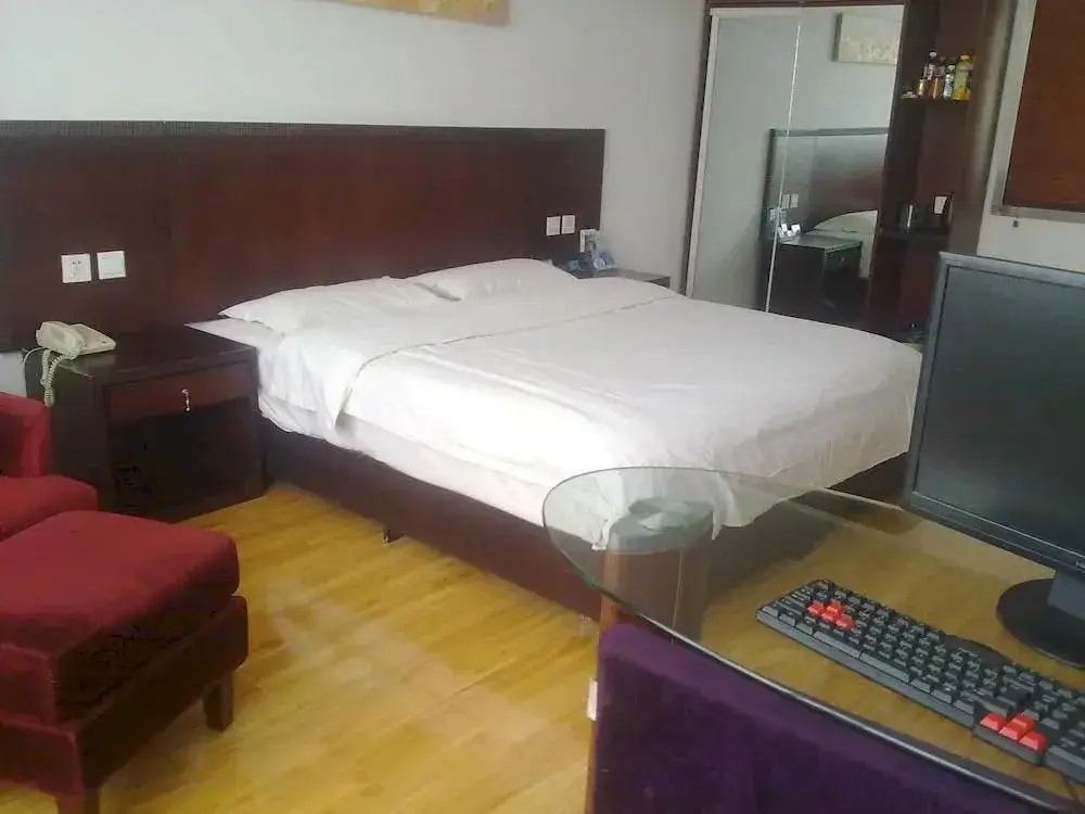 Хецзе: Kaiyue Hotel