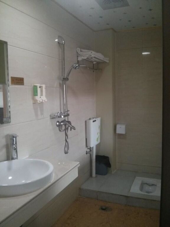 Гуйлинь: Guilin Anyi Hotel