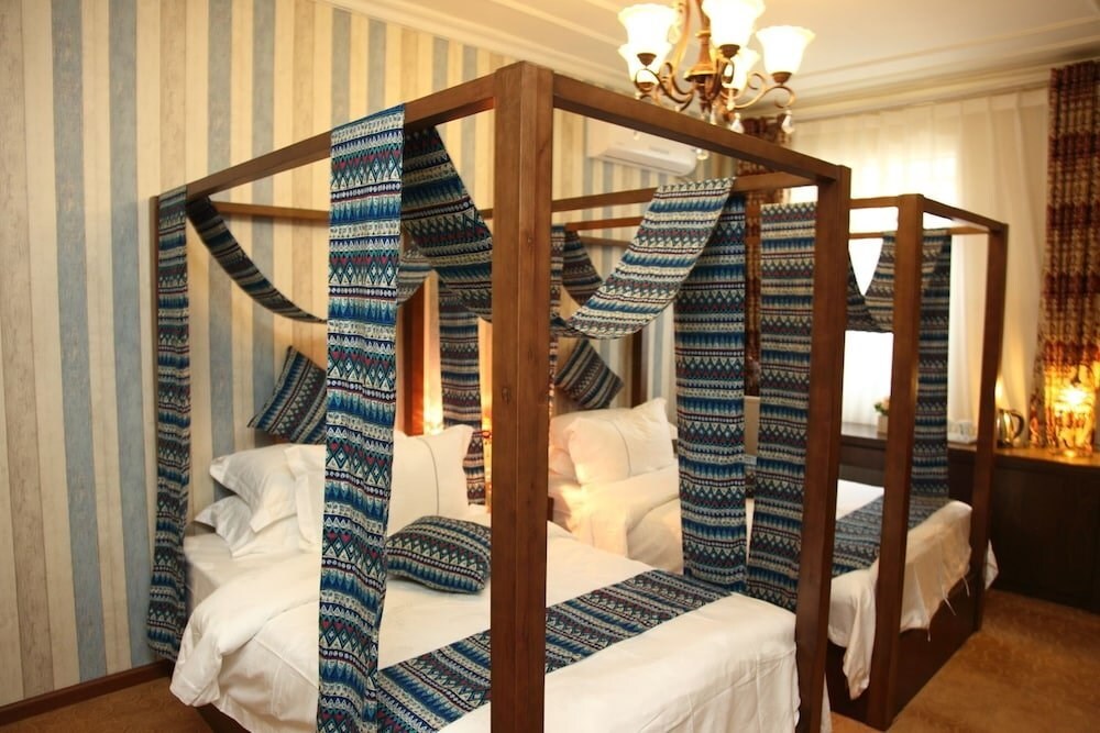 Сянси: Fenghuang Baijiayuan Hotel