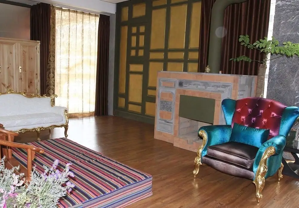 Дали: Qinglu Shangzhai Art Hotel