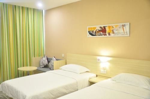 Учжоу: Grid Inn Wuzhou Zhongshan Road