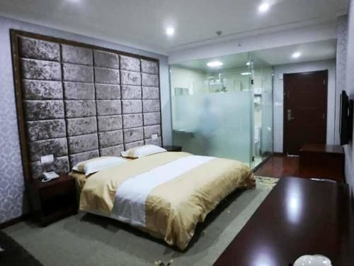 Ухань: One House Cinema Hotel (Hubei Institute of Economics)