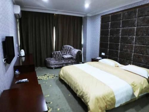 One House Cinema Hotel (Hubei Institute of Economics) — фото 1
