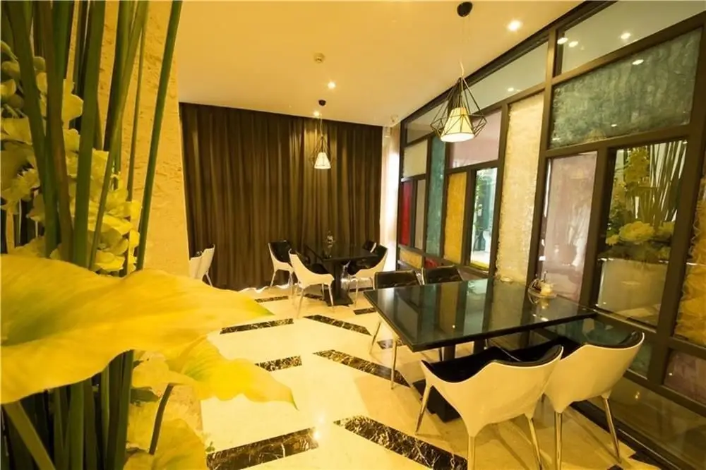 Чжэнчжоу: Zhengzhou Goodnight Hotel