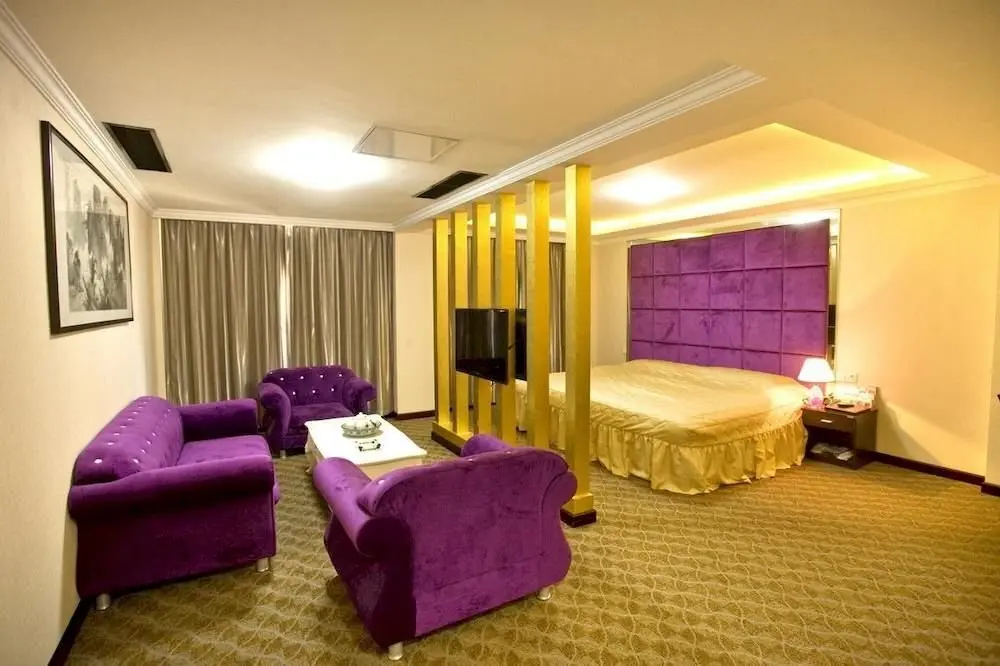 Лункоу: Yiya Business Hotel