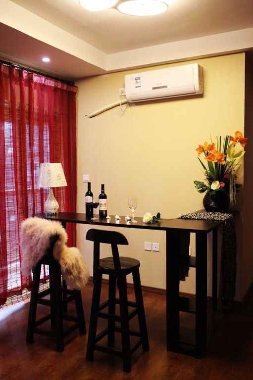 Чэнду: Chengdu Aijiwu Theme Apartment