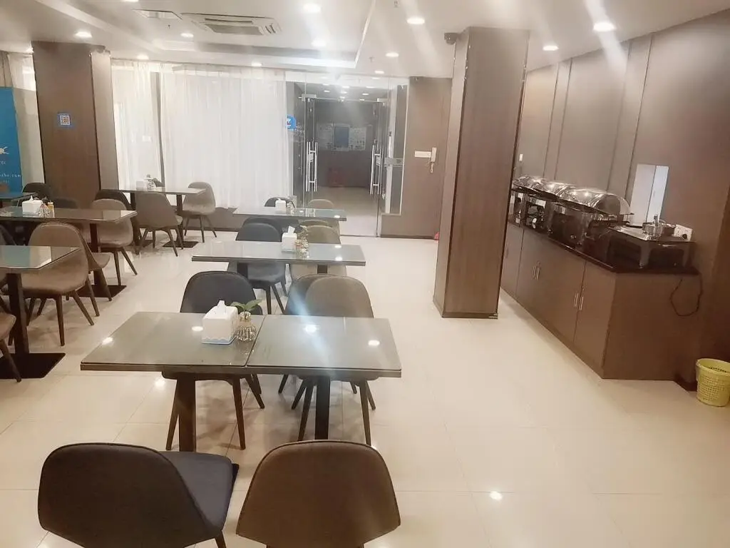 Шэньчжэнь: Hanting Hotel Shenzhen Bao'an International Exhibition Center Shajing