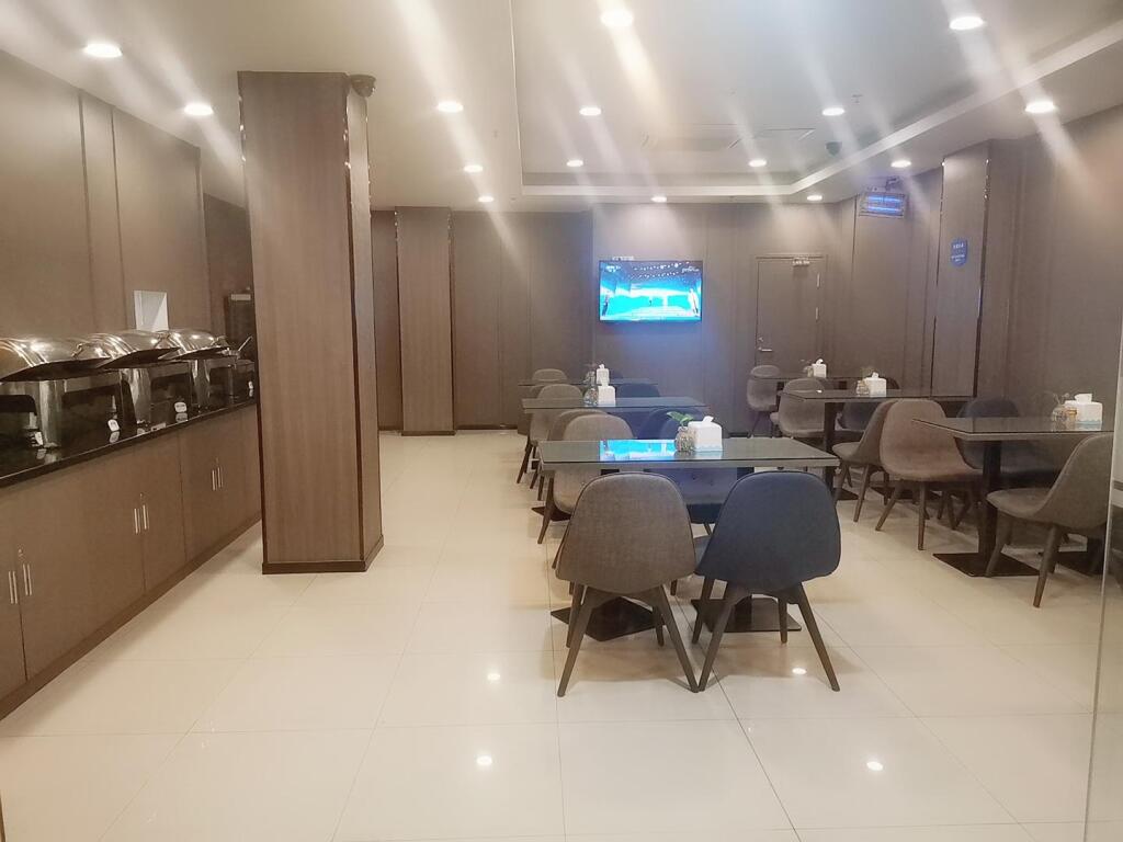 Шэньчжэнь: Hanting Hotel Shenzhen Bao'an International Exhibition Center Shajing