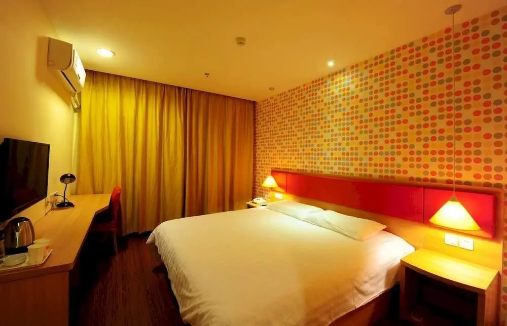 Наньчан: Home Inn Nanchang Railway Station