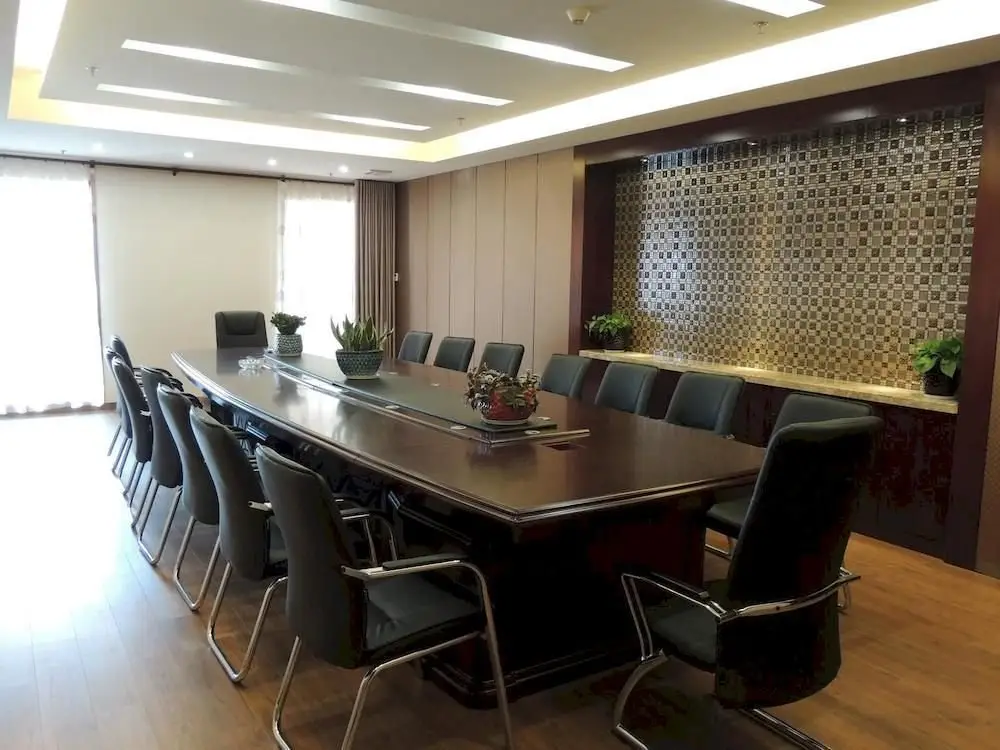 Хучжоу: Deqing Ruijing Holiday Hotel