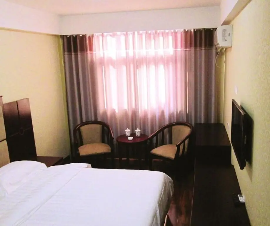 Zhengzhou Longfei Hotel — фото 1