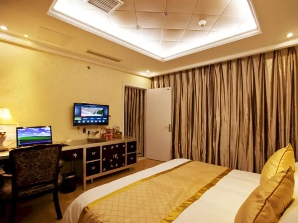 Jiaxing Donghong Noble Business Hotel — фото 1