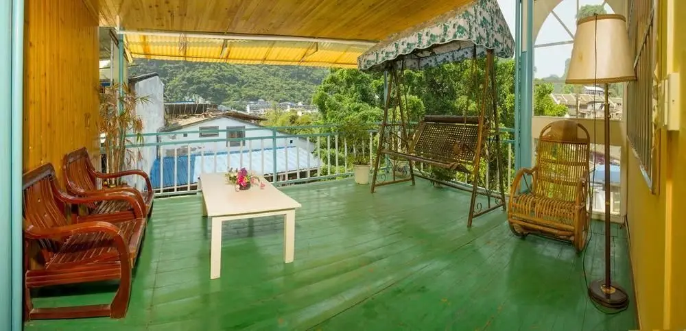 Яншо: Yangshuo Xijie Tianranju Hotel