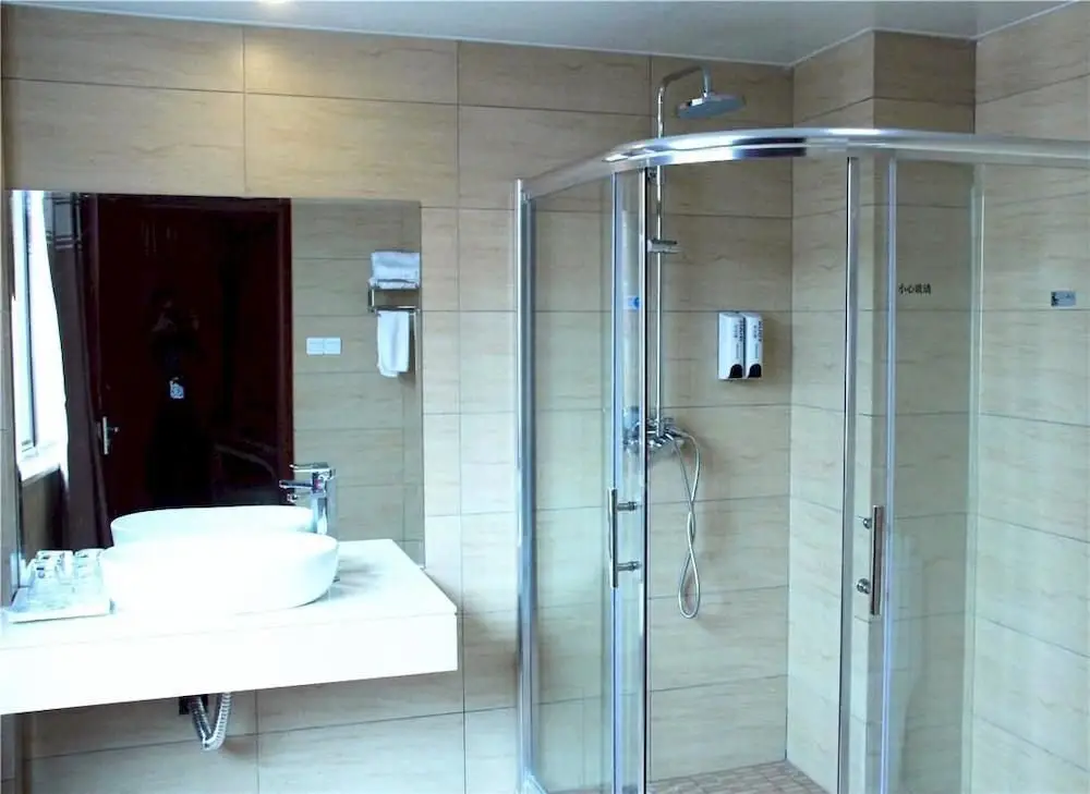 Фучжоу: Luoyuan Spring Business Hotel