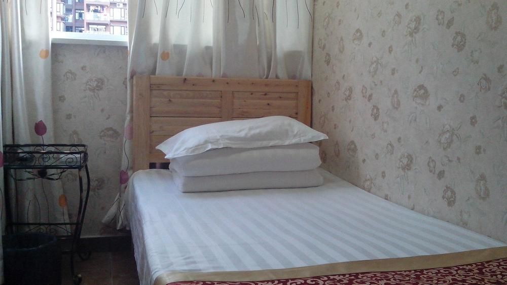 Чунцин: Chongqing Wannianhong Apartment