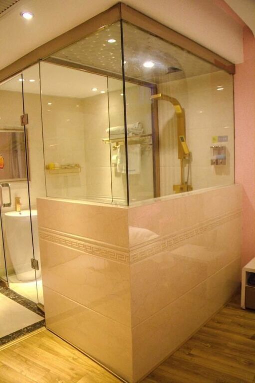 Бенгбу: Bengbu Boluomi Fashion Art Hotel