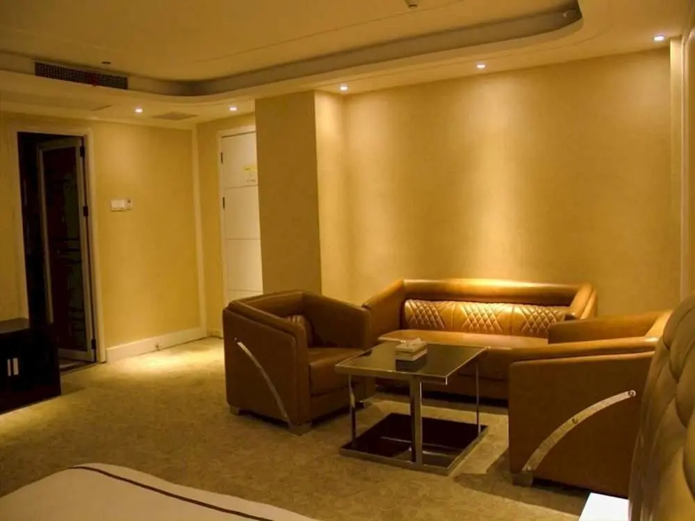 Бенгбу: Bengbu Boluomi Fashion Art Hotel