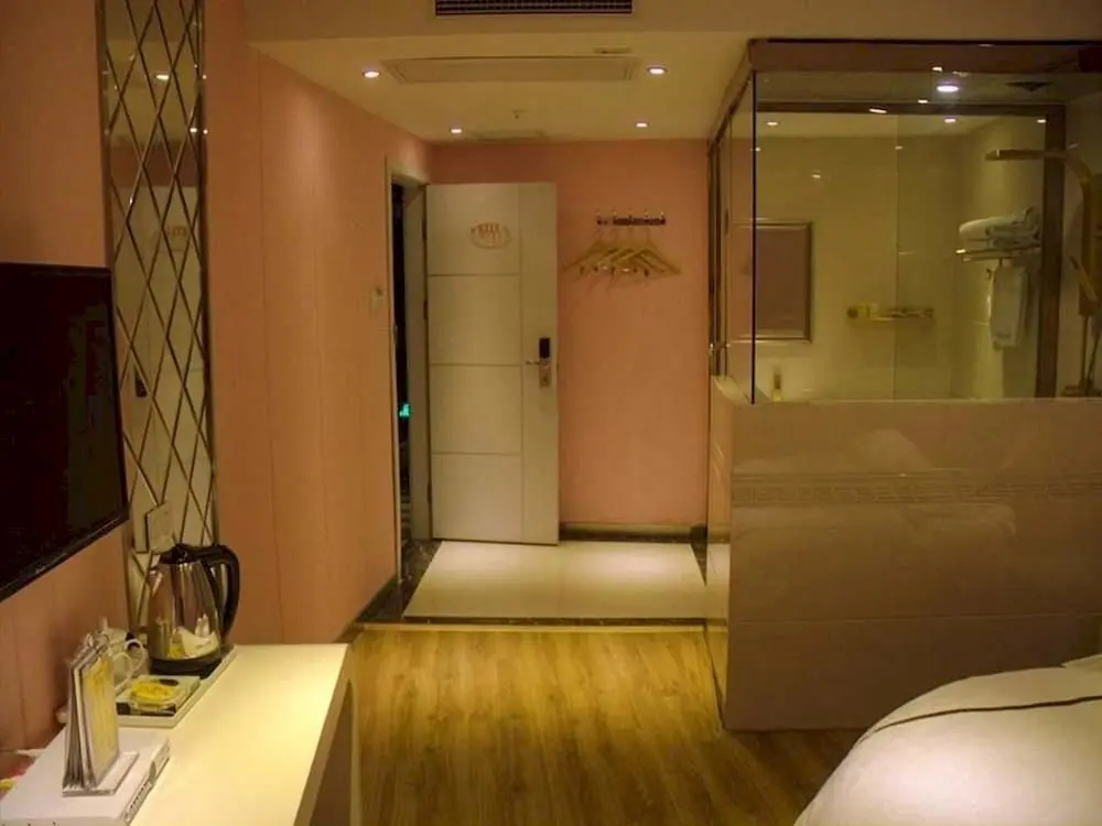 Бенгбу: Bengbu Boluomi Fashion Art Hotel
