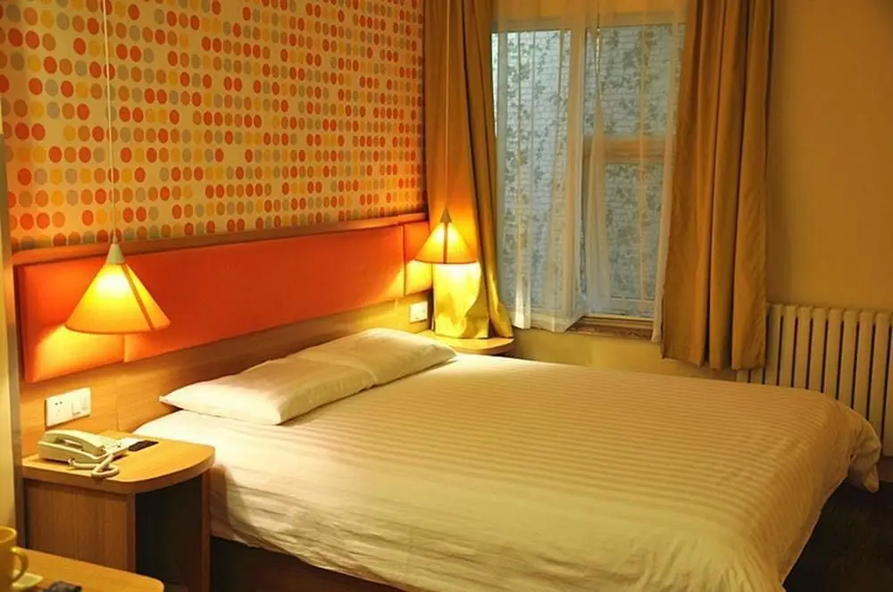 Цзинань: Home Inns