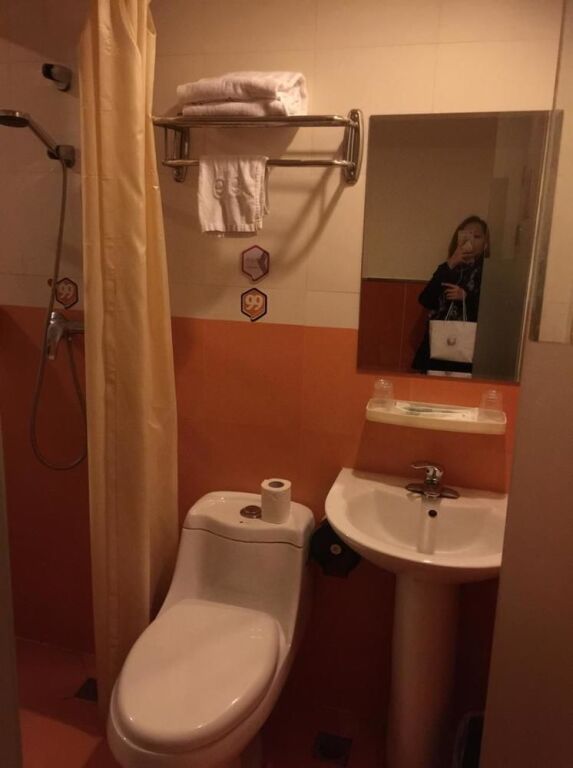 Шанхай: 99 Inn Youxuan Hotel (Shanghai Baoshan Wanda Branch Fenxi Road)