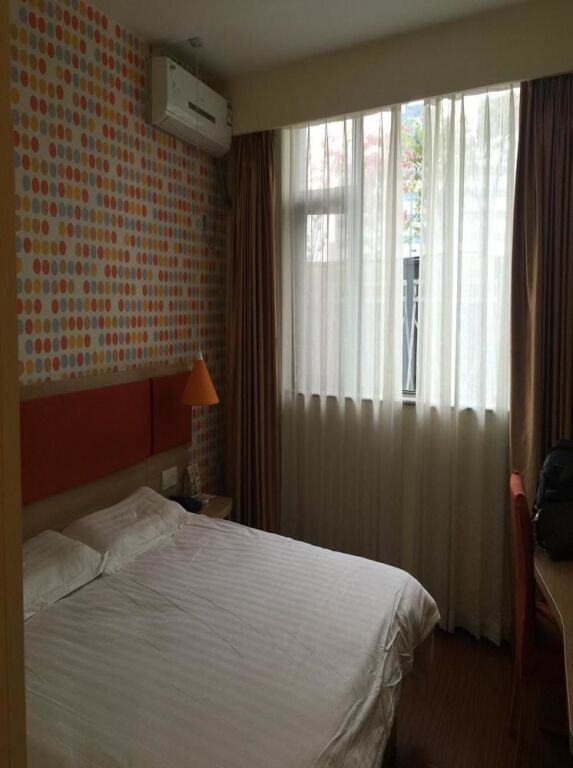 Чэнду: Homeinn Hotel (Chengdu Yulin Life Plaza Nijiashao Subway Station)