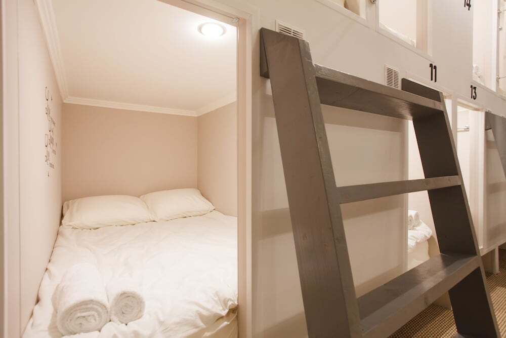 Москва: Capsule Hotel InterQUBE Chistye Prudy
