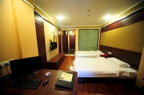Бенгбу: Mingdu Junyue Business Hotel