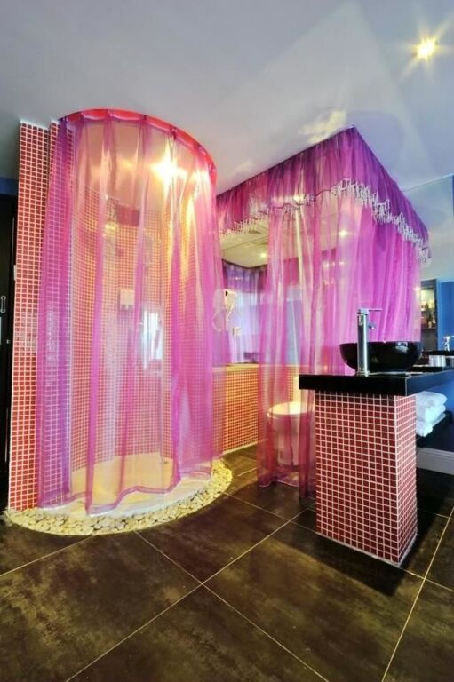 Чунцин: Chongqing Answer To Riddle Theme Hotel
