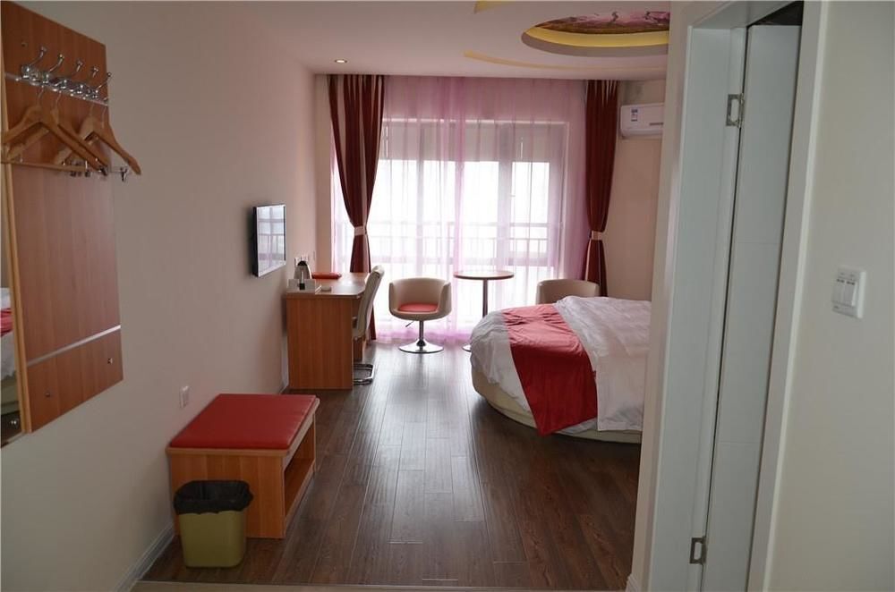Чэнду: Thank Inn Chain Hotel Sichuan Normal University Chenglong
