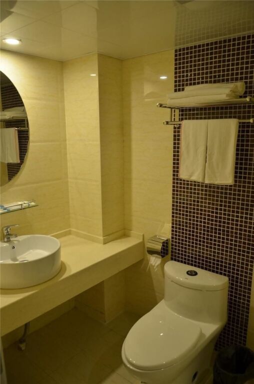 Чэнду: Thank Inn Chain Hotel Sichuan Normal University Chenglong