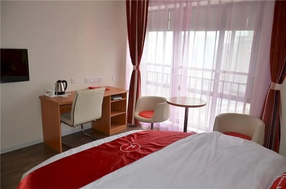 Чэнду: Thank Inn Chain Hotel Sichuan Normal University Chenglong