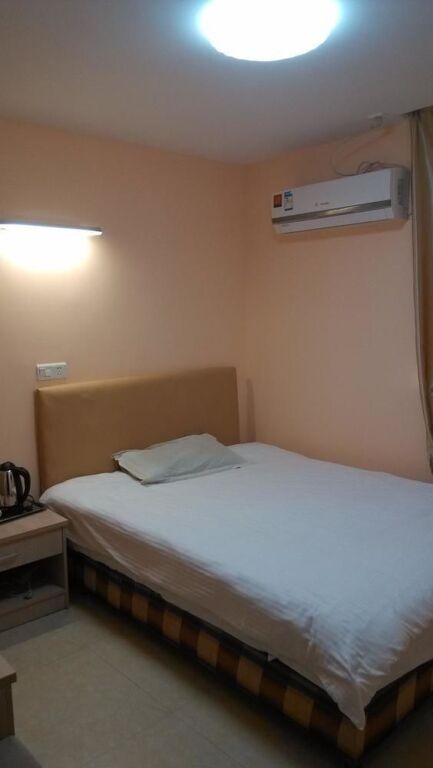 Шанхай: Stars 99 Hotel (Shanghai Railway Station No. 2 branch)