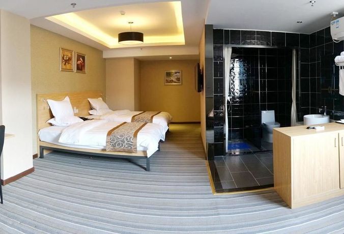 Чжэнчжоу: Super 8 by Wyndham Zhengzhou Weft Four Road