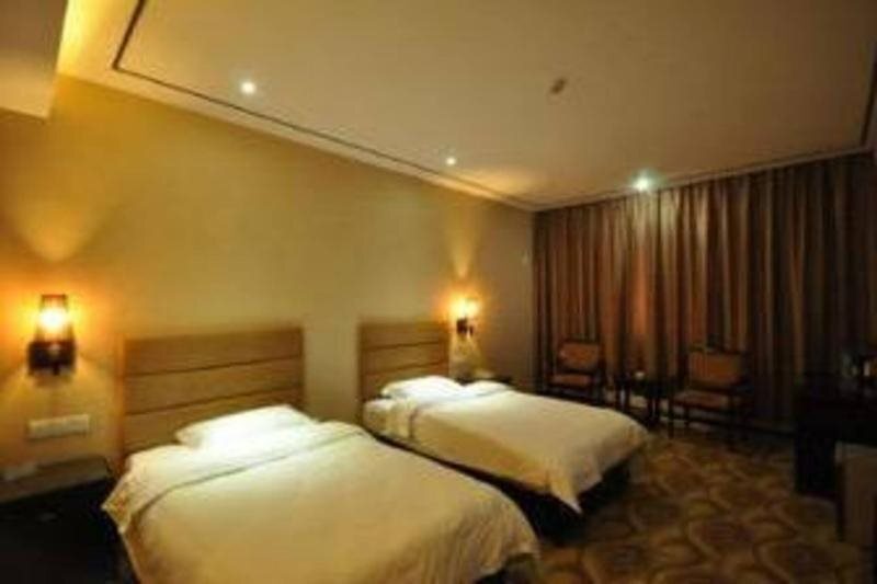 Чжэнчжоу: Super 8 by Wyndham Zhengzhou Weft Four Road