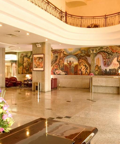Golden Dragon Hotel — фото 1