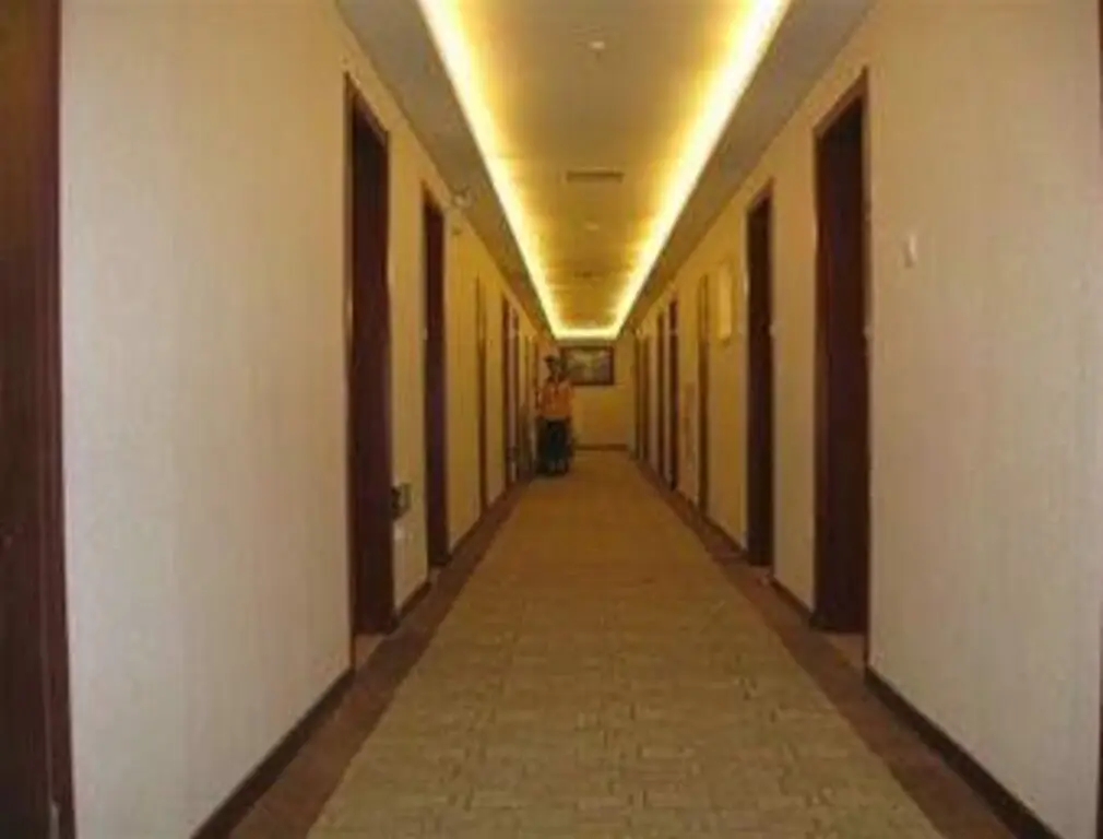 Вэйхай: Super 8 by Wyndham Weihai Railway Station
