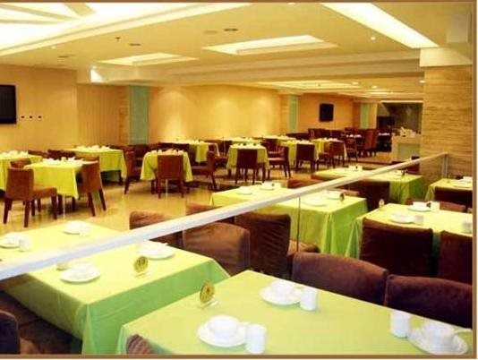 Пекин: Dongxiangting Hotel- Beijing