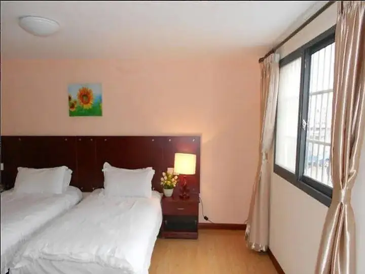 Нинбо: Ningbo Qingqishi Holiday Hotel