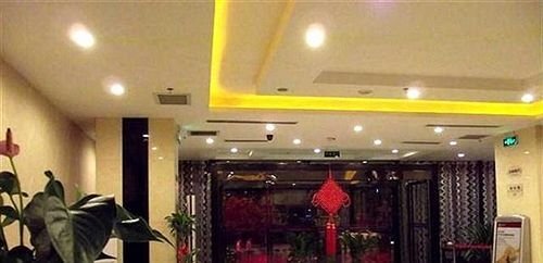 Kunlun Locke Hotel Zhengzhou Automobile North Station — фото 1