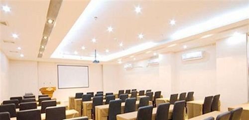 Чжэнчжоу: Kunlun Locke Hotel Zhengzhou Automobile North Station