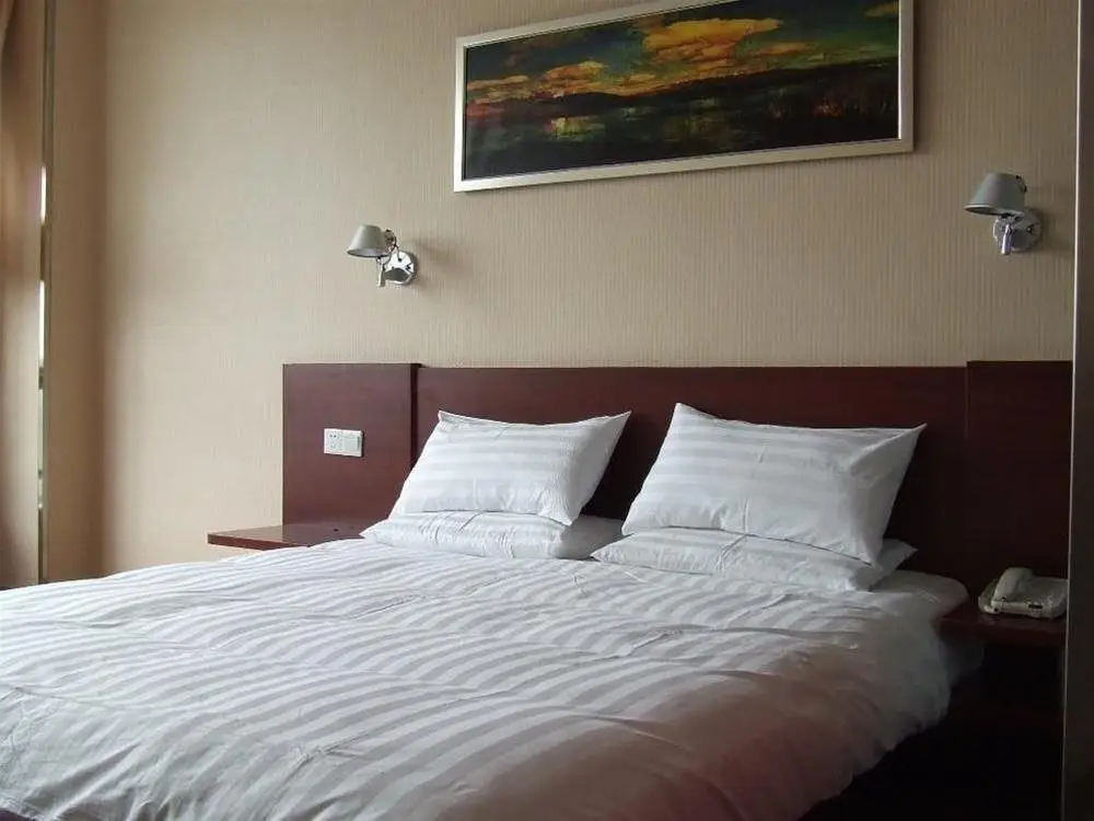 Шанхай: Hanting Express Shanghai Songjiang Fangta