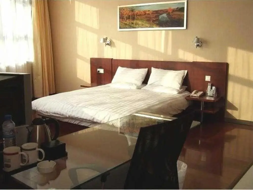 Шанхай: Hanting Express Shanghai Songjiang Fangta