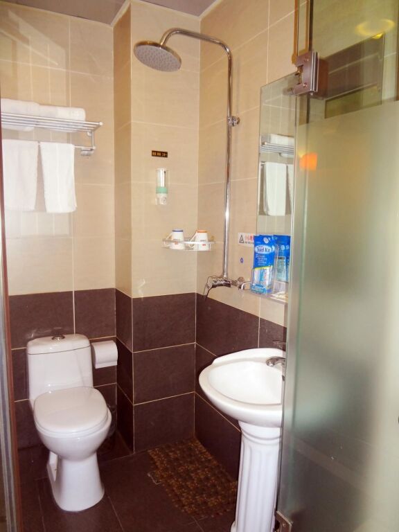 Таншань: Yijia Hotel